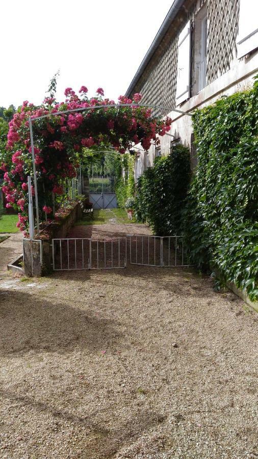 Le Gue Renard-Un Balcon Sur La Charente Villa Jarnac Exterior photo
